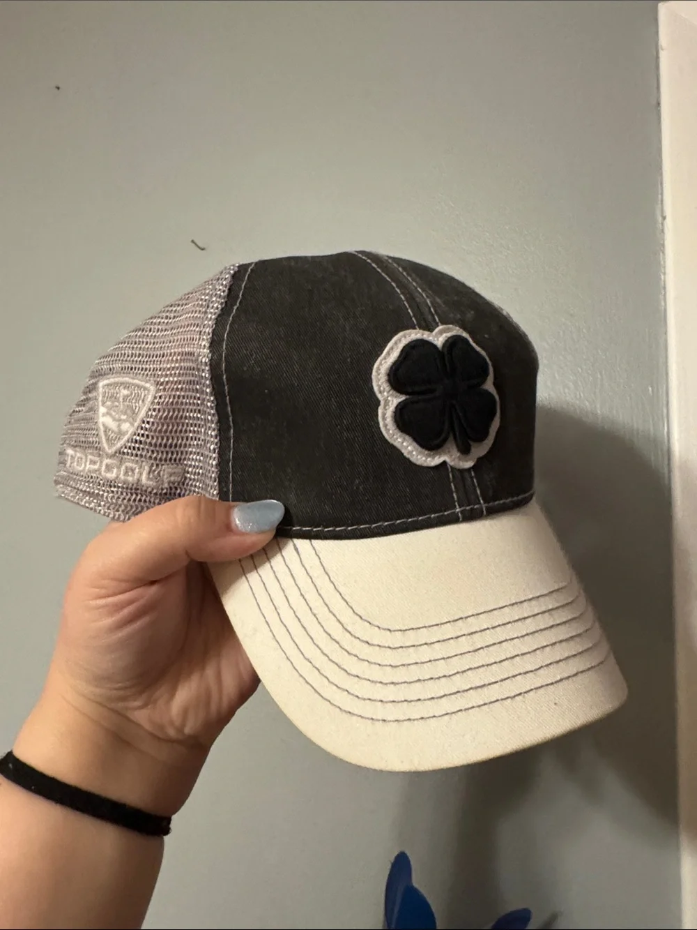 Topgolf Women's Two-Tone Clover Patch Trucker Hat - Black & Cream